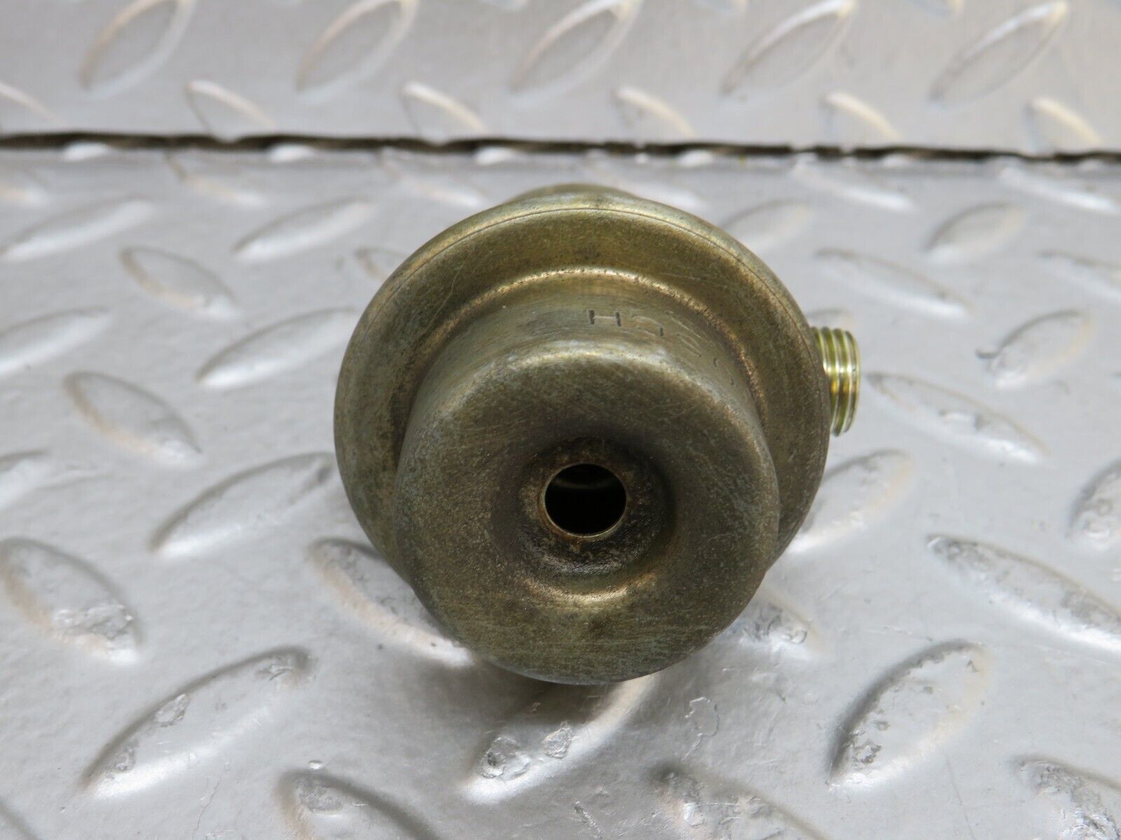29450 Mercedes-Benz W124 230E Bosch Fuel Pressure Regulator 0438161001