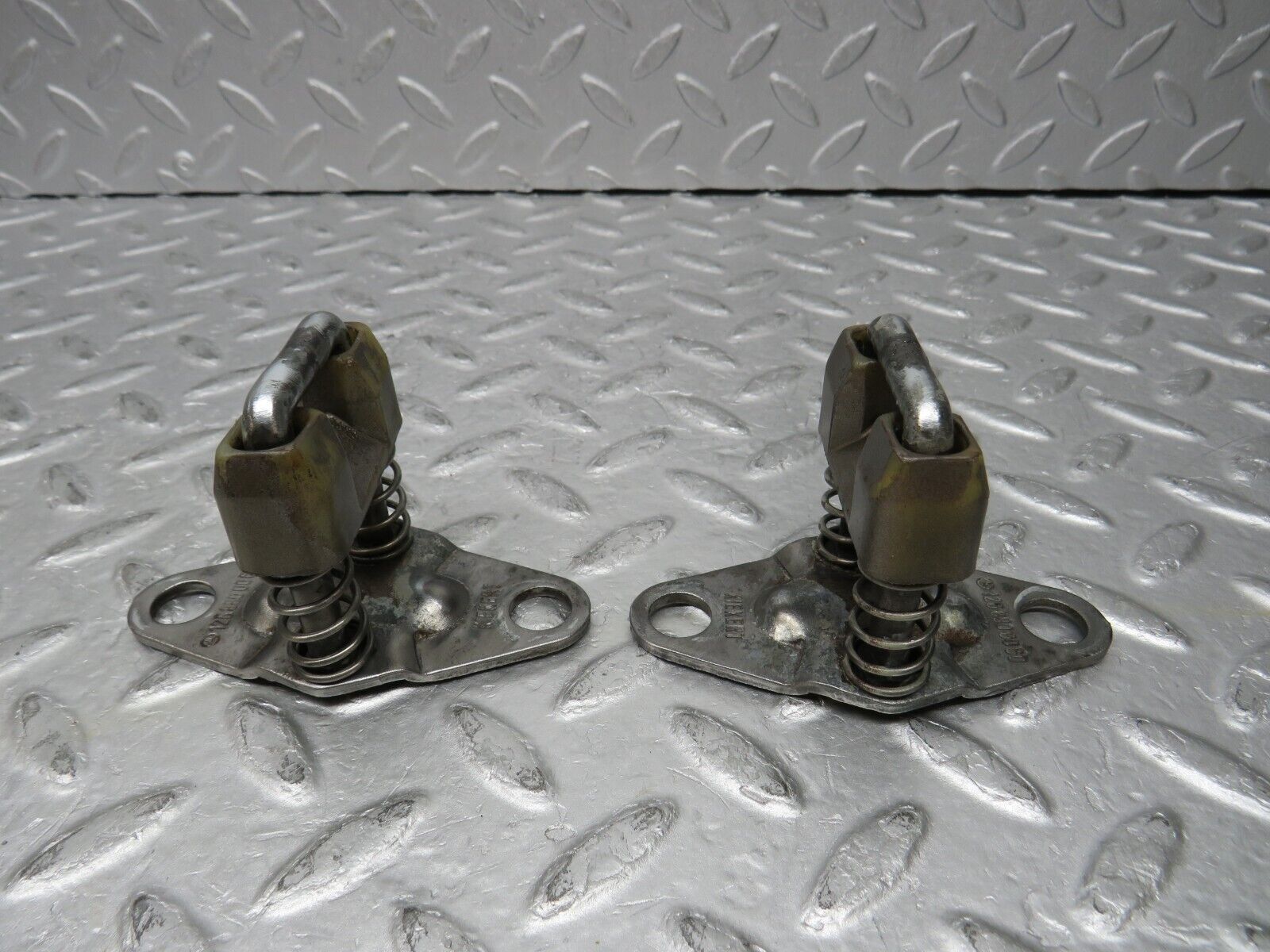 37091 Mercedes-Benz C126 420SEC Coupe Bonnet Lock Catch Pair 1268800060