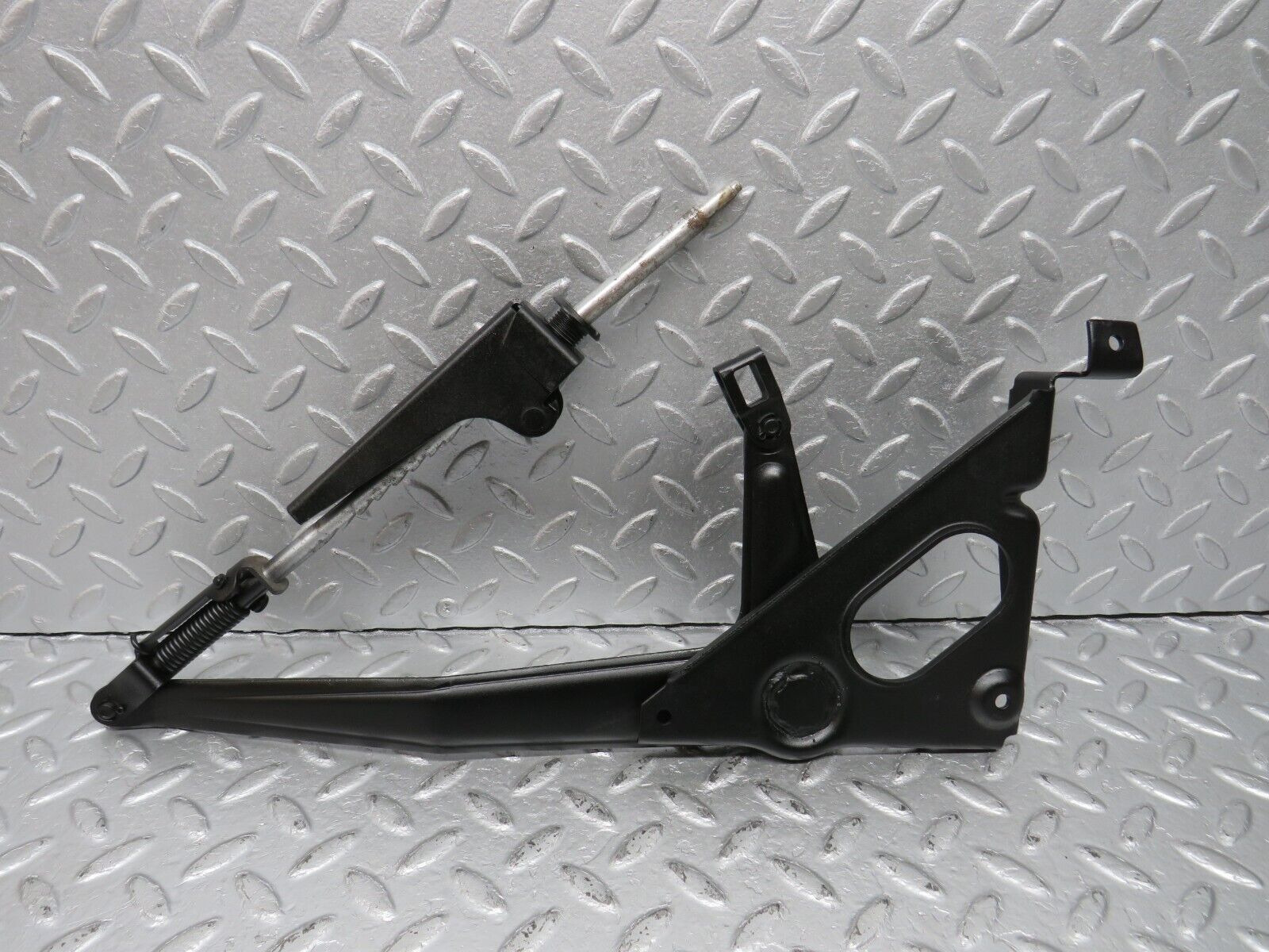 40648 Mercedes-Benz W123 300D Handbrake Regulator