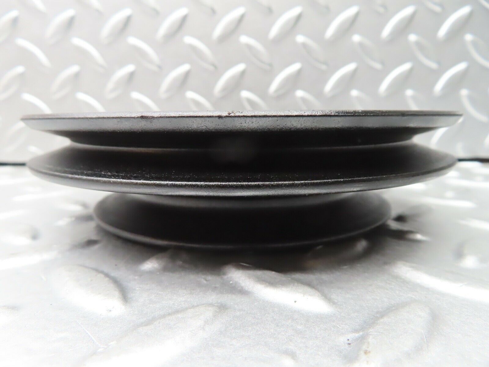 21284 Mercedes-Benz W123 230E Crankshaft Pulley 1020320404