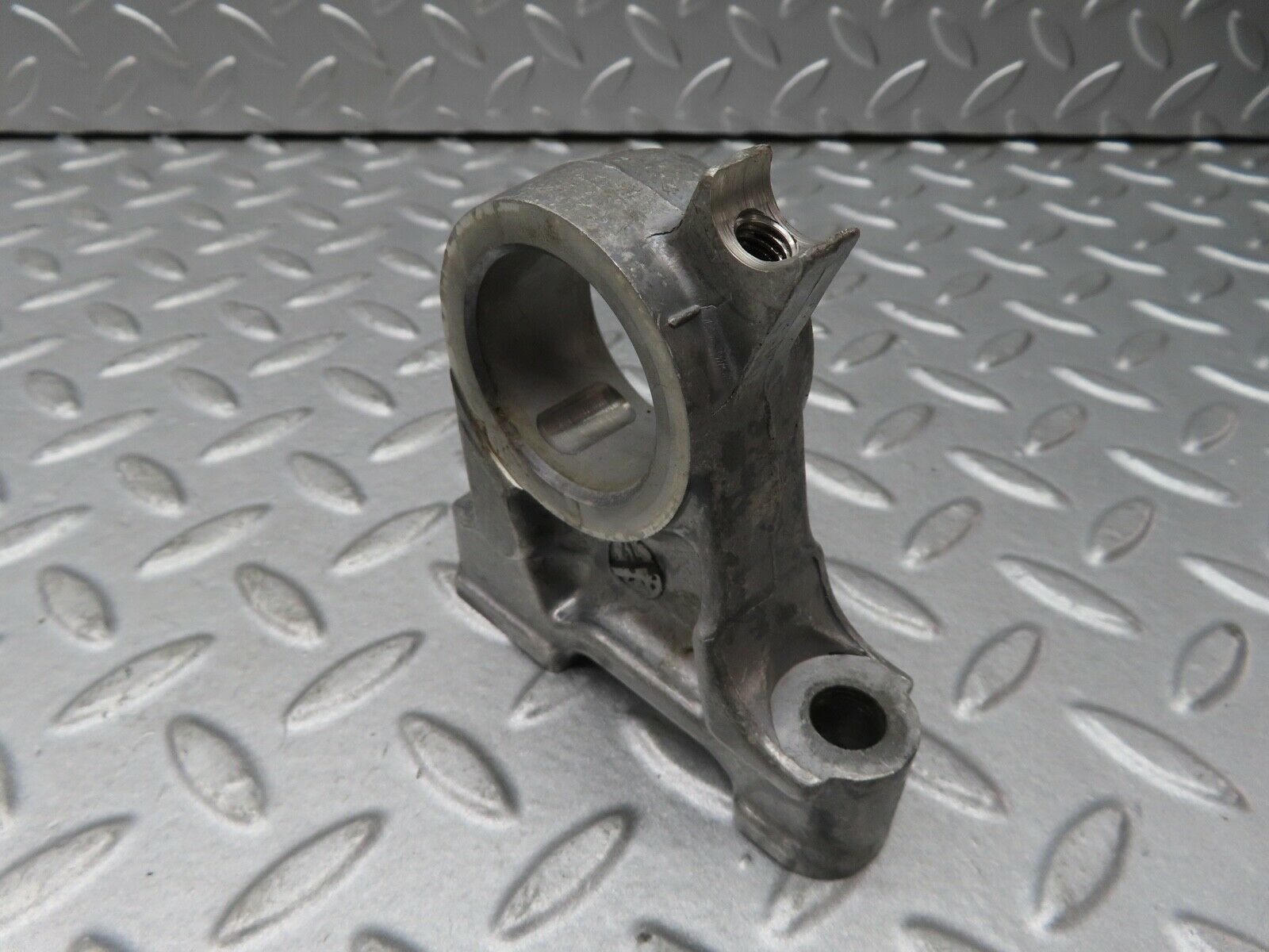 17722 Mercedes-Benz W116 450SEL Camshaft Tower Bearing 1160513310