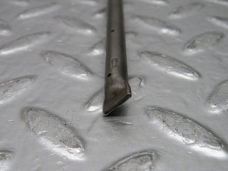 0267 Mercedes-Benz W123 220D Camshaft Oil Tube