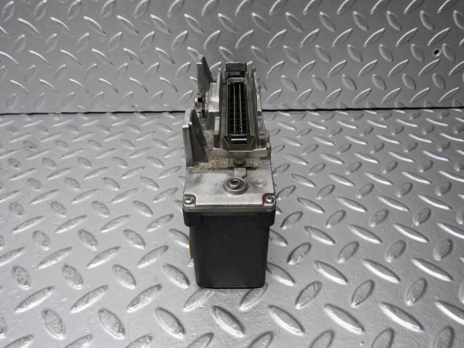 30306 Mercedes-Benz W124 230E ABS Control Unit Bosch 0055452132 0265101018