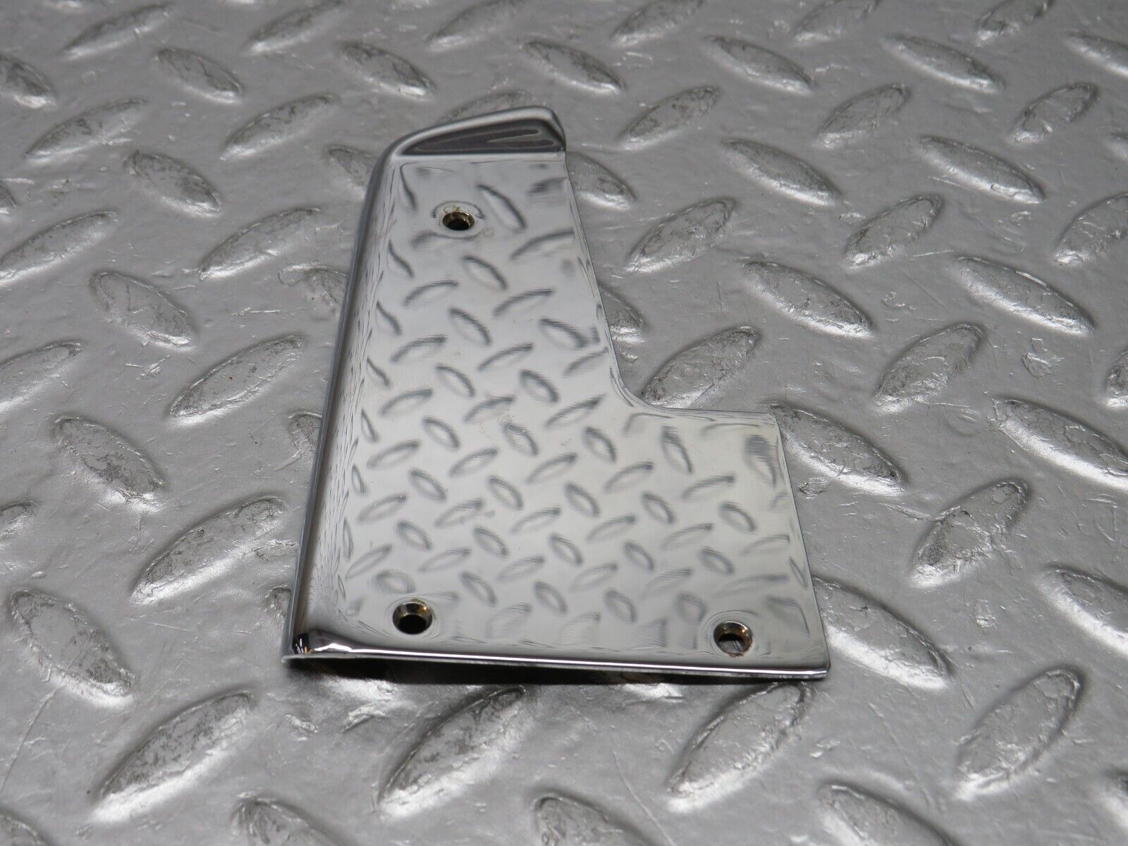 37762 Mercedes-Benz A124 320E Cabriolet Right Door Chrome Cover