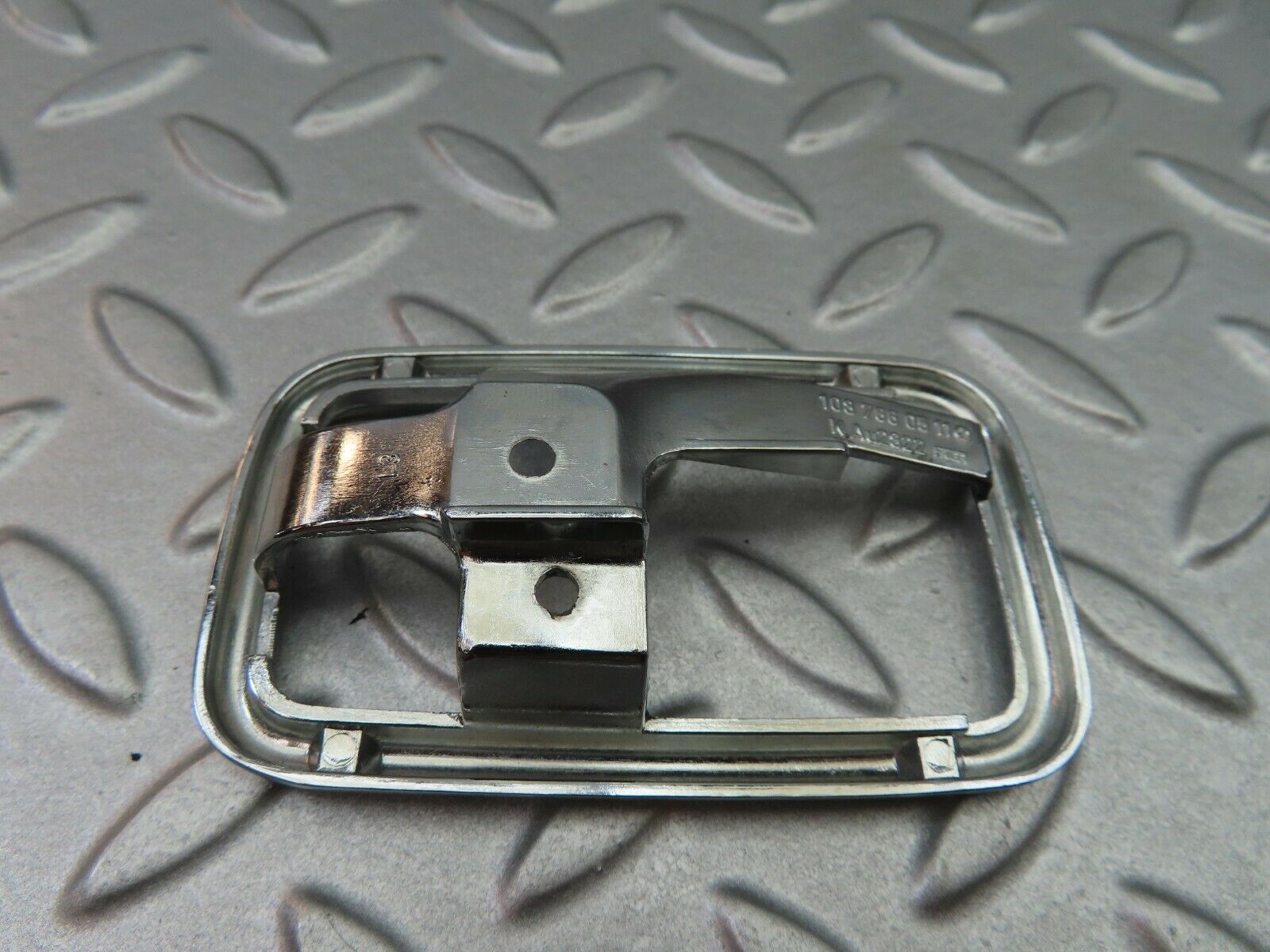 5820 Mercedes-Benz W123 200 Chrome Frame For Door Opener Left 1087660511