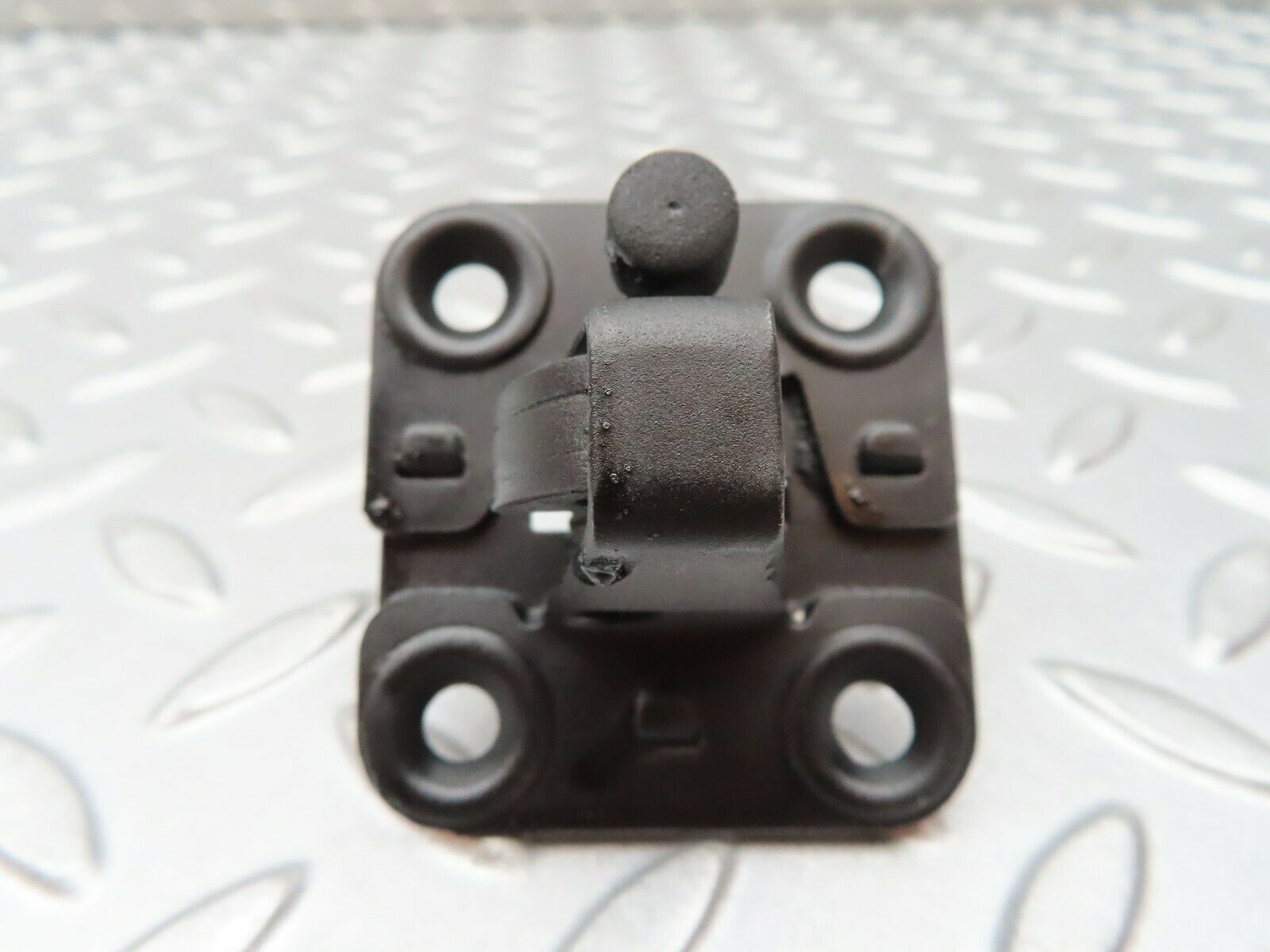 4003 Mercedes-Benz S123 200T Wagon Bonnet Lock Latch