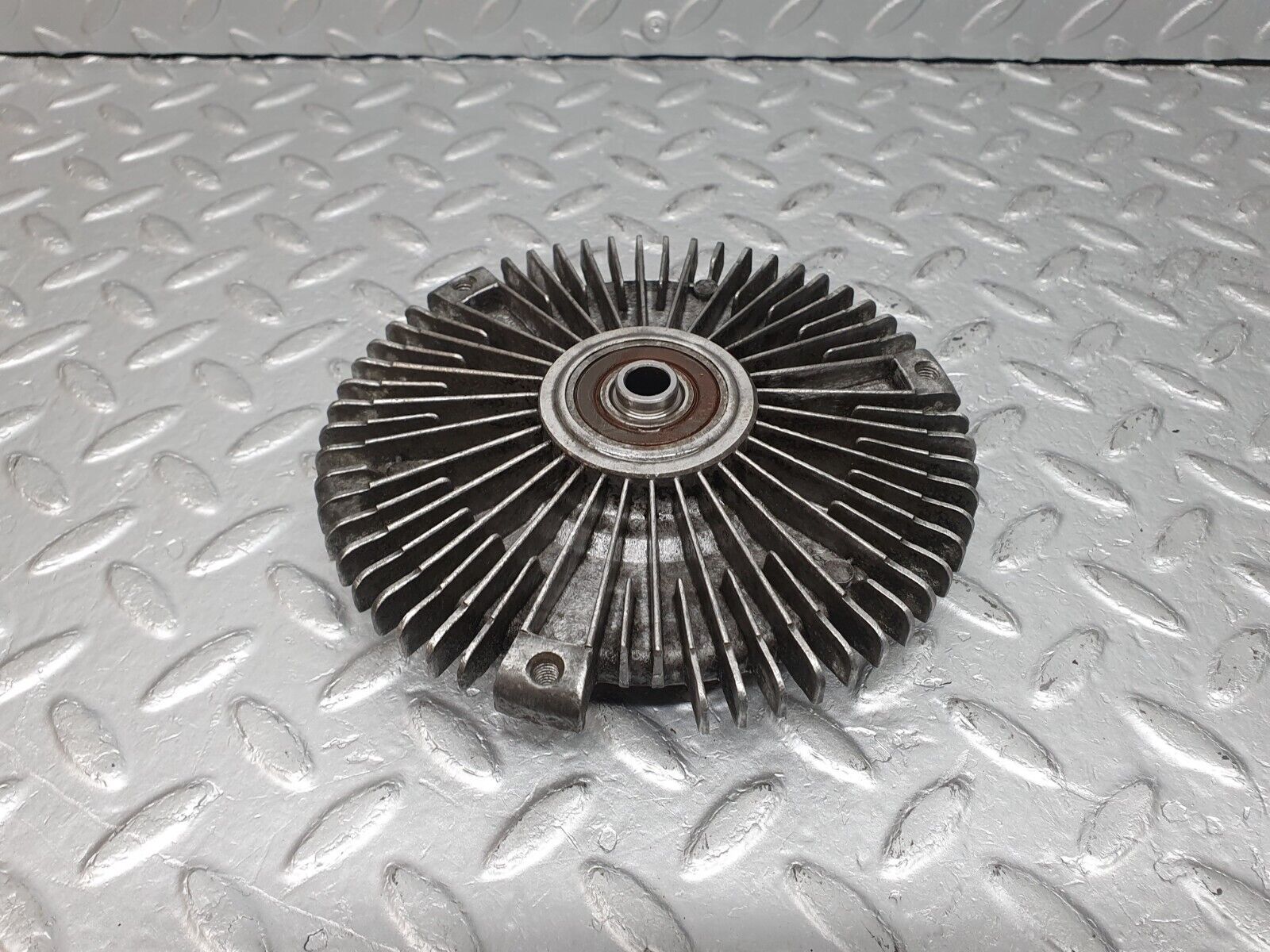41053 Mercedes-Benz W126 300SE Fan Clutch 1032000422