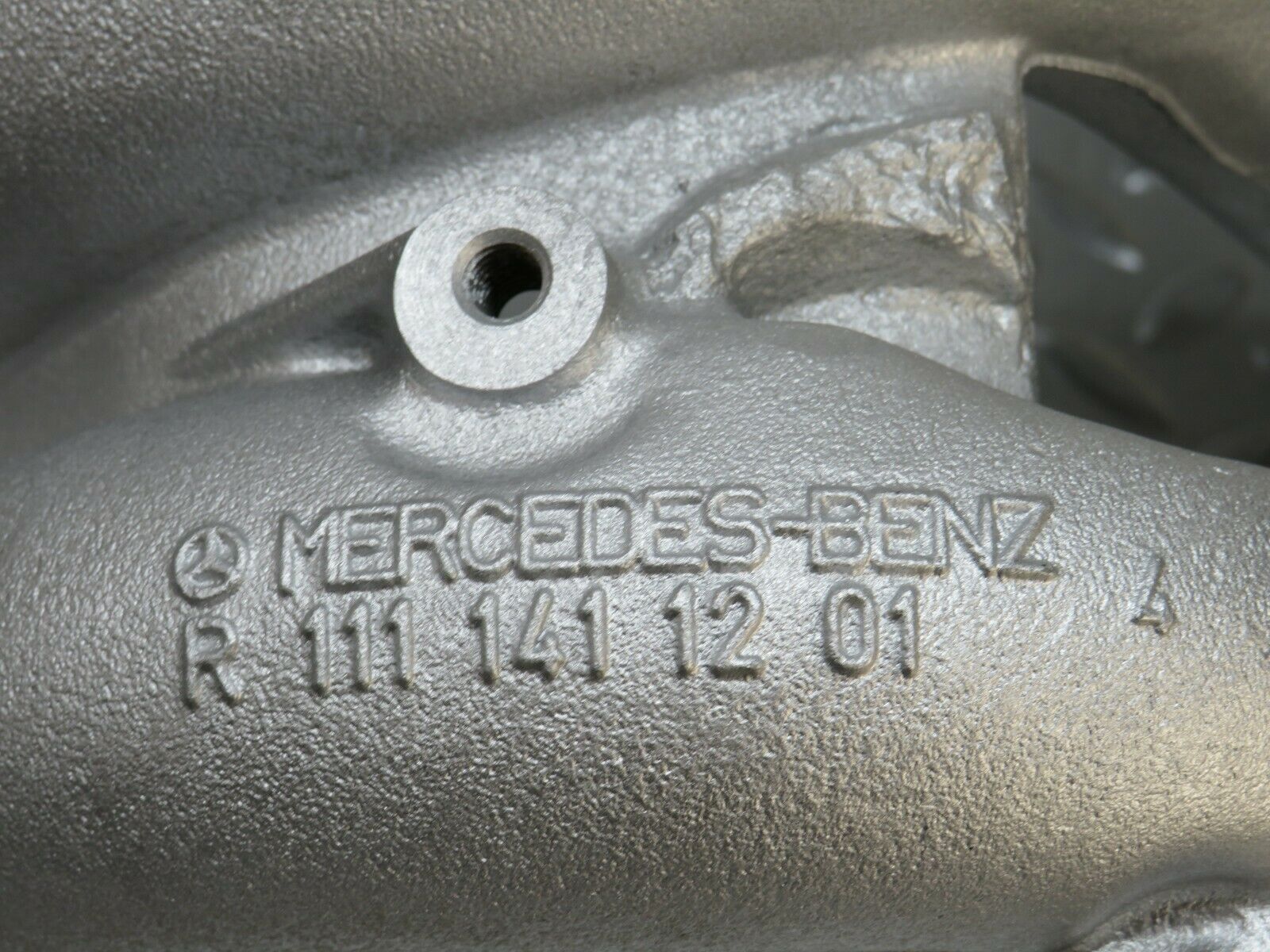 24332 Mercedes-Benz S124 220TE Wagon Intake Manifold 1111411201