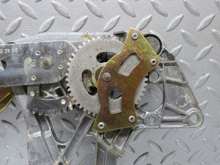 36862 Mercedes-Benz C126 420SEC Right Door Power Window Regulator 1267202646 1267250411