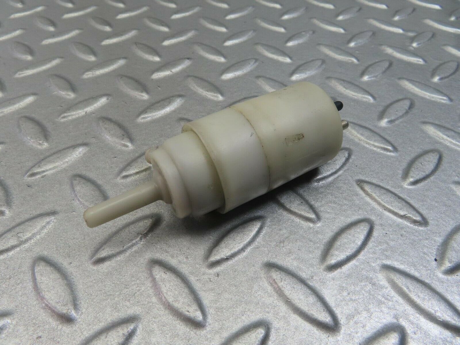 8310 Mercedes-Benz W124 Windscreen Washer Pump 1248690221
