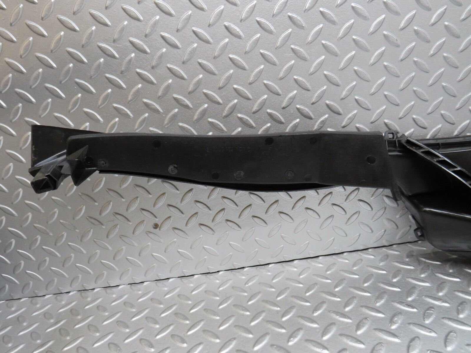 37886 Mercedes-Benz A124 320E Cabriolet Water Drain 1246204278 1246283707 1246283407