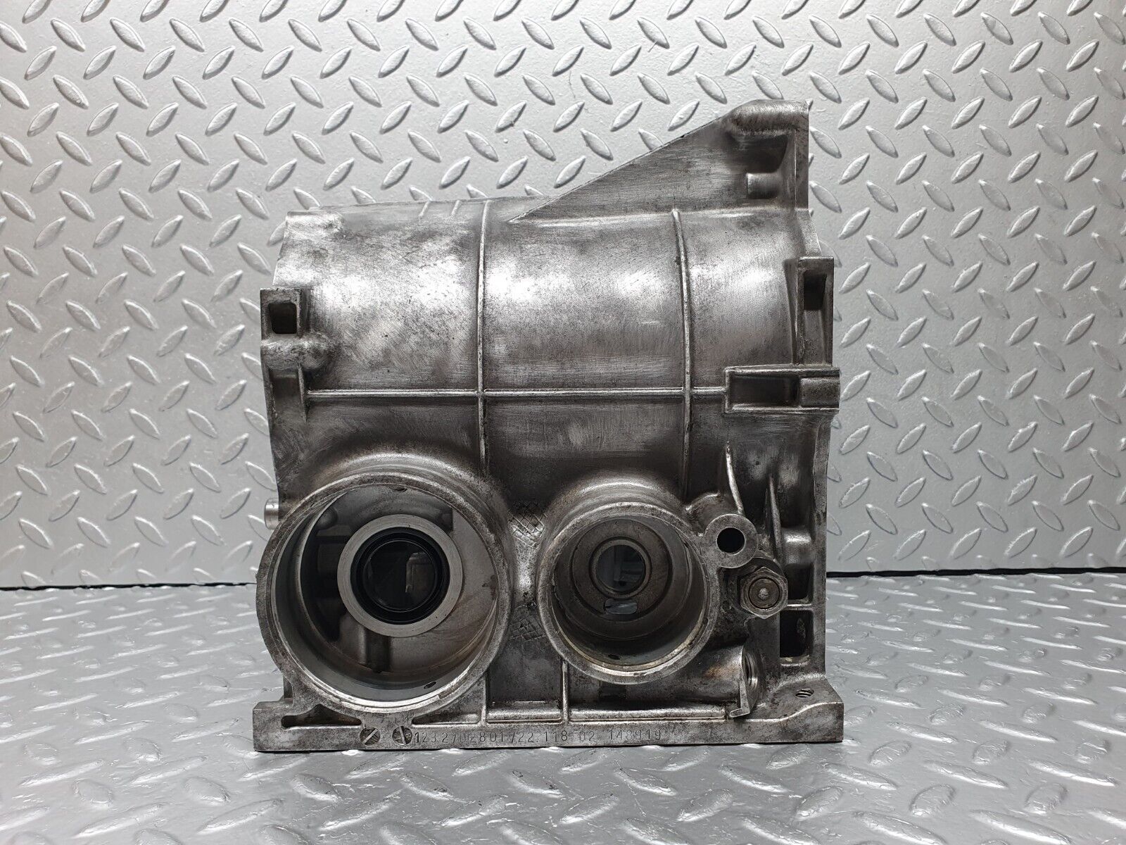 41321 Mercedes-Benz W123 300D Automatic Gearbox Housing 722.118 1152714501 1232702801