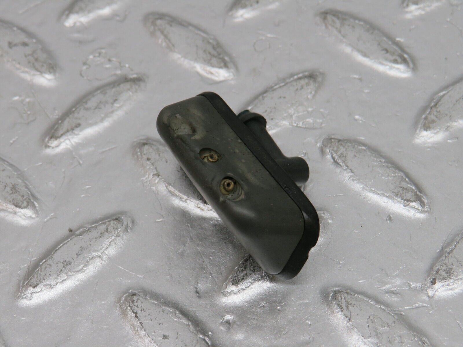 32575 Mercedes-Benz S124 300TE Wagon Tailgate Windscreen Washer Nozzle