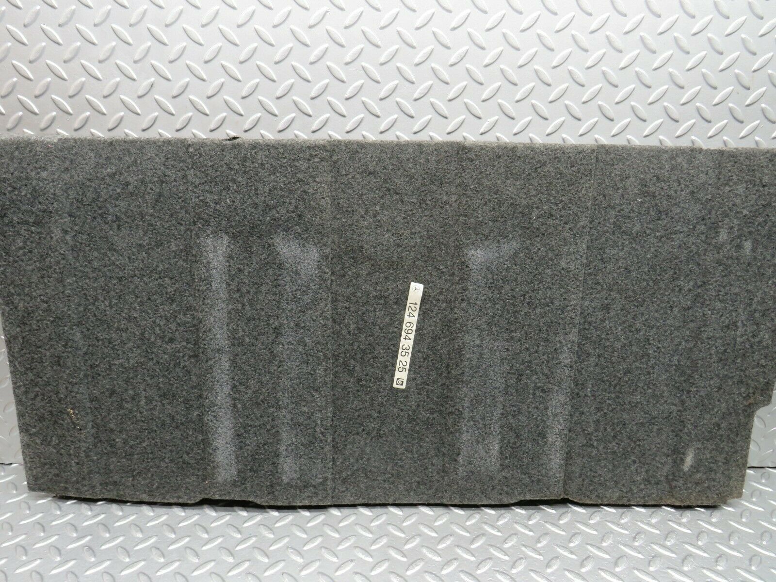 22321 Mercedes-Benz C124 E220 Coupe Fuel Tank Cover Plate 1246943525