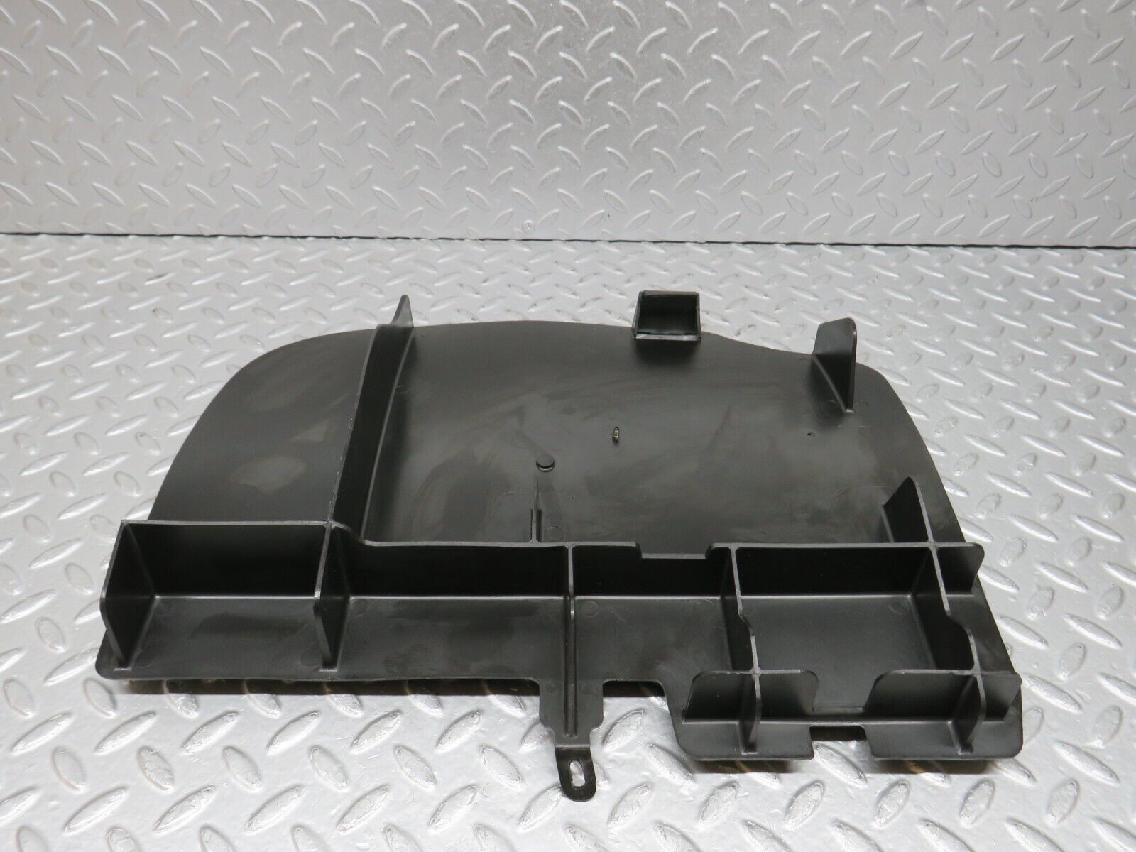 38702 Mercedes-Benz W201 190E 2.6L Front Left Front Cable Channel Cover 2016841137