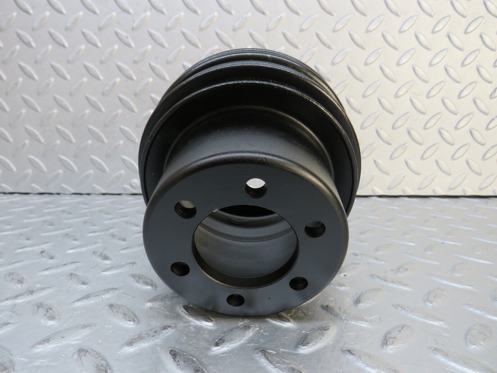 37653 Mercedes-Benz W109 300SEL Crankshaft Pulley