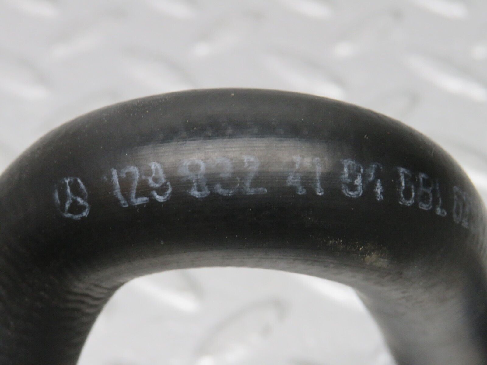 38562 Mercedes-Benz R129 280SL Coupe Coolant Hose Pipe 1298324194