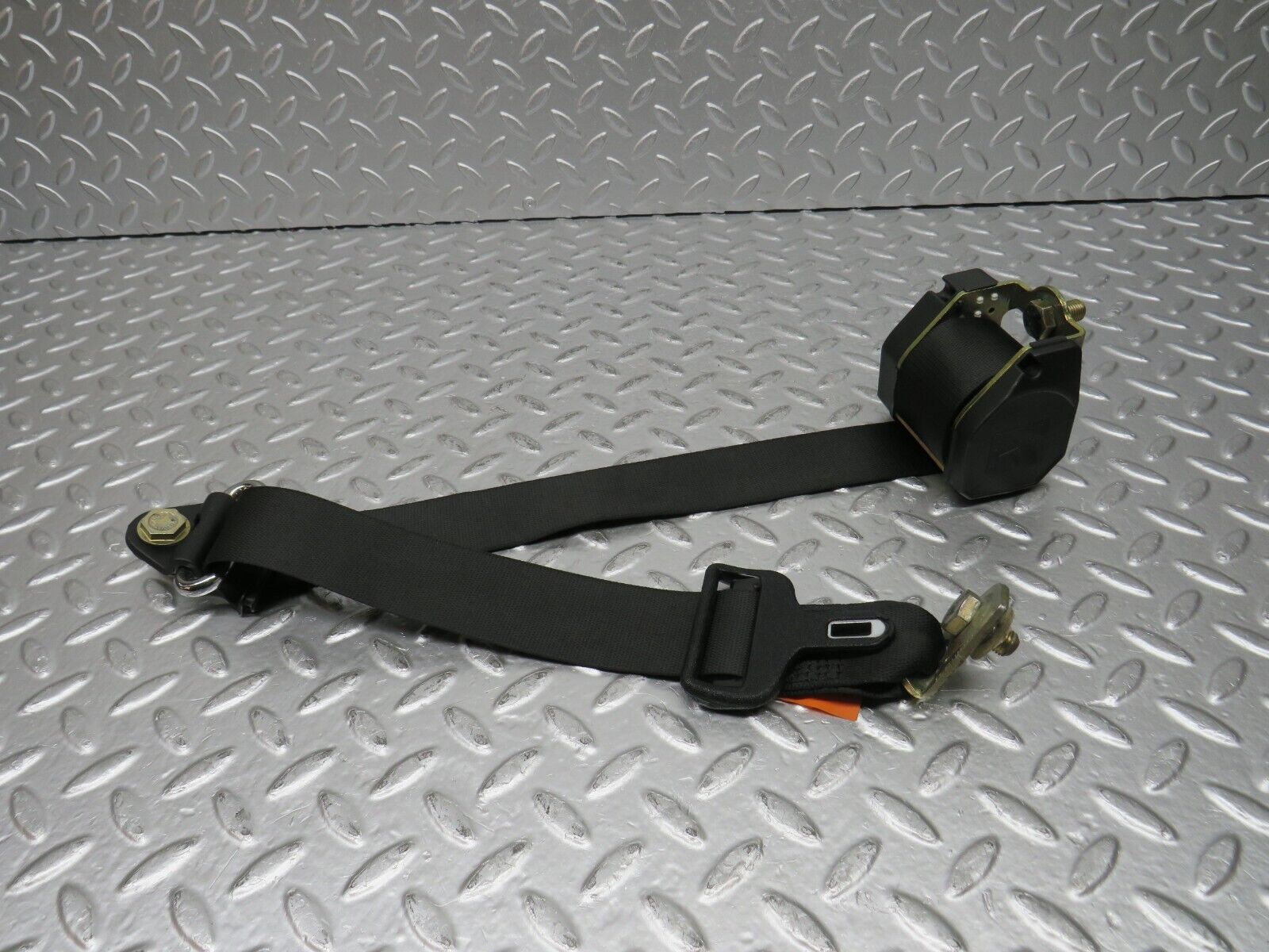 31585 Mercedes-Benz W201 190LE 1.8L Rear Seat Belt Set With Buckles 2018604285