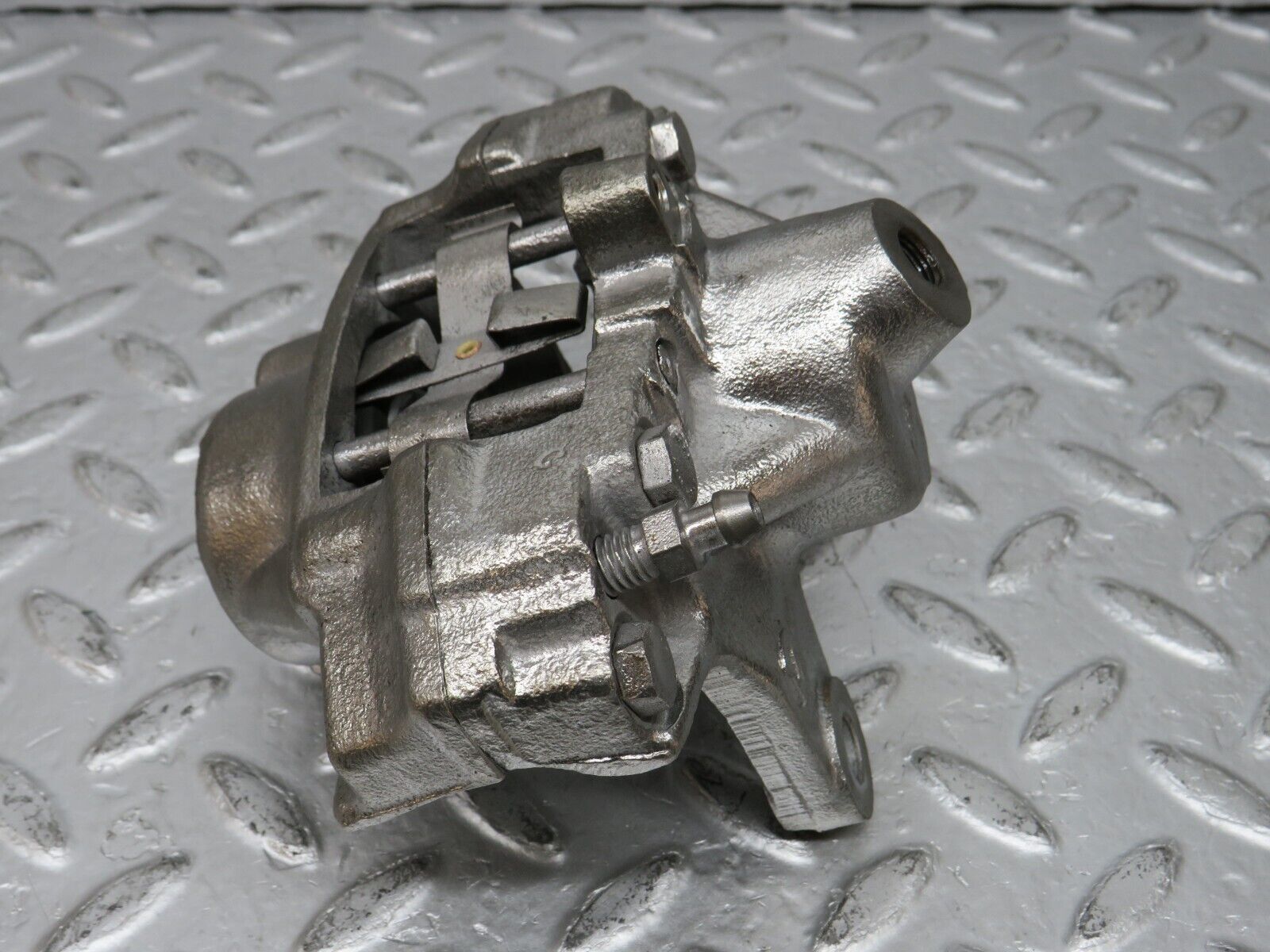 32661 Mercedes-Benz S124 300TE Wagon Rear Right Brake Caliper ATE 8P