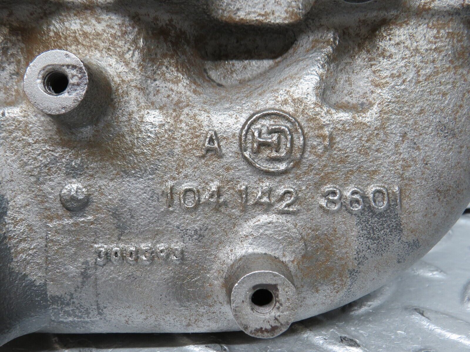 38159 Mercedes-Benz A124 320E Cabriolet Exhaust Manifold 4-6 1041423601