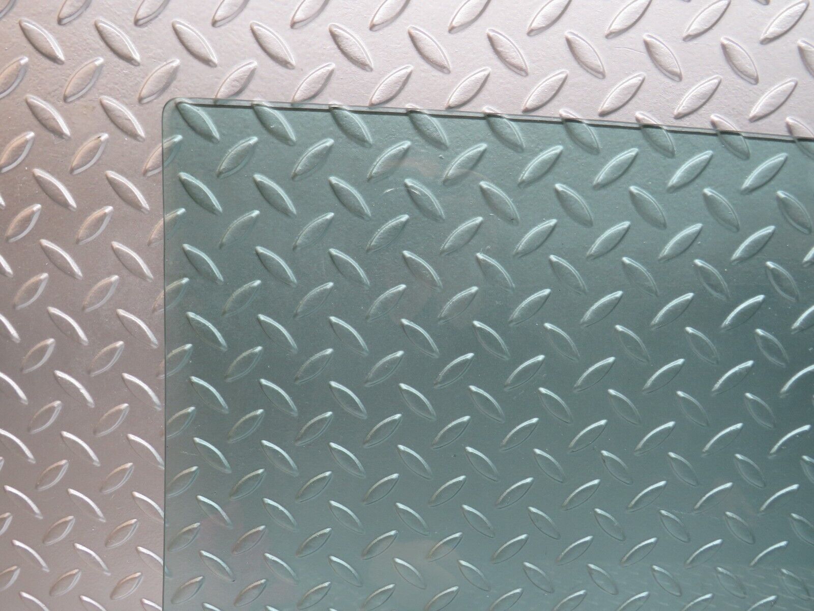 25473 Mercedes-Benz W123 200 Rear Right Door Window Glass