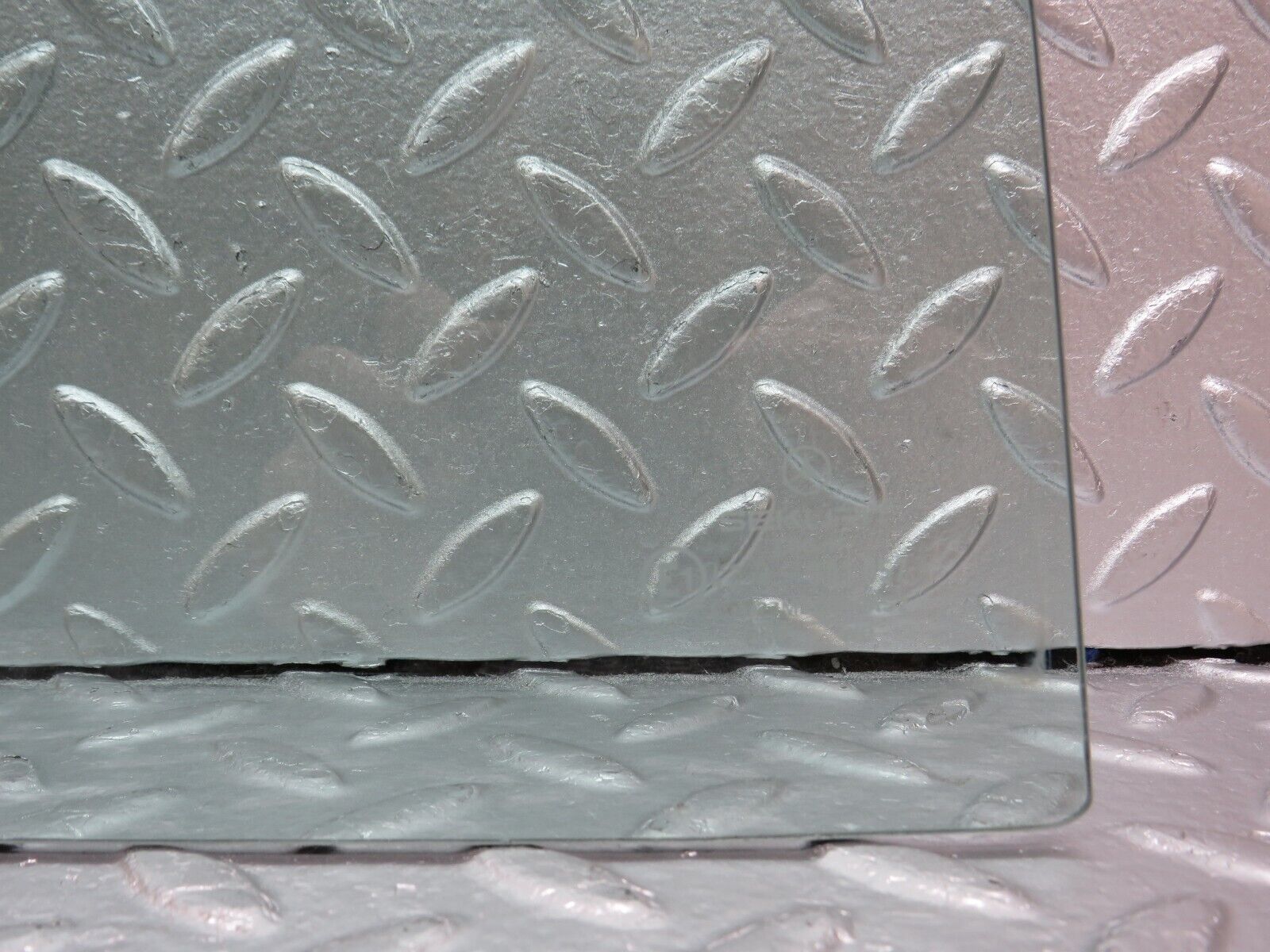 34063 Mercedes-Benz W124 260E Rear Right Quarter Window Glass