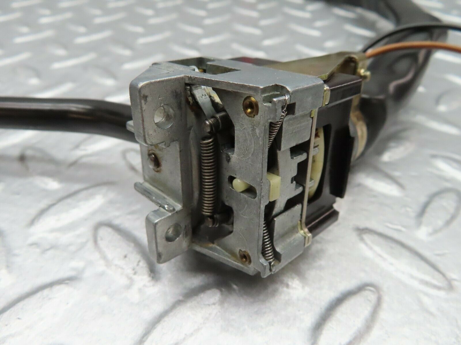 17970 Mercedes-Benz W123 200 Indicator Wiper Stalk