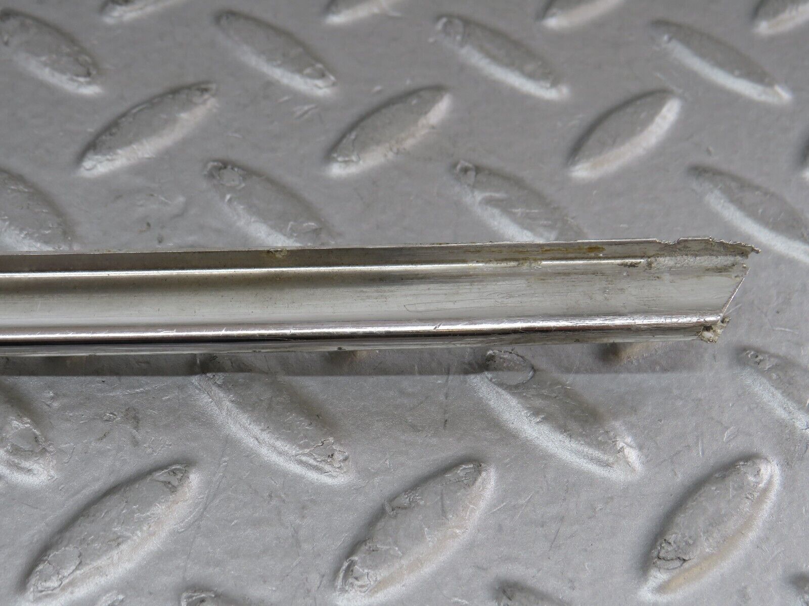 35867 Mercedes-Benz W108 Front Left Door Chrome Trim Pair