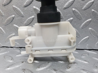 41009 Mercedes-Benz W126 300SE Front Right Door Lock Vacuum Actuator