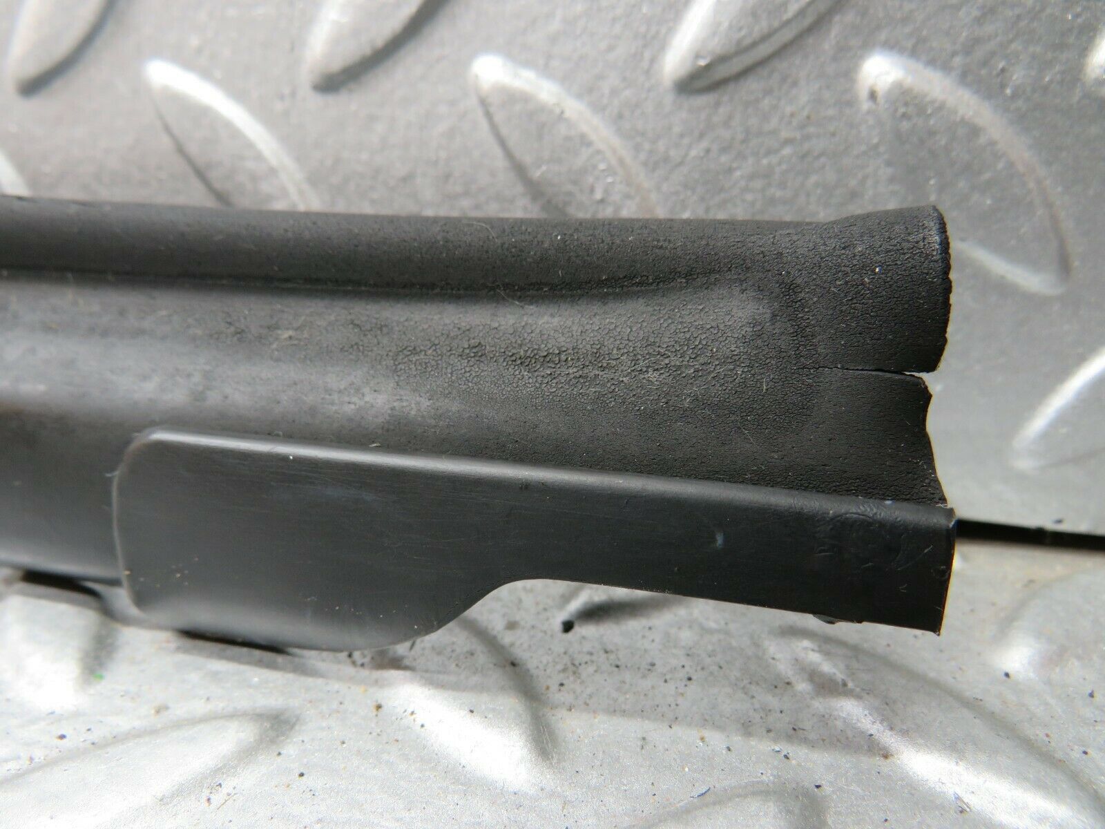 22268 Mercedes-Benz S123 280TE Wagon Rubber Seal Trim Right Side