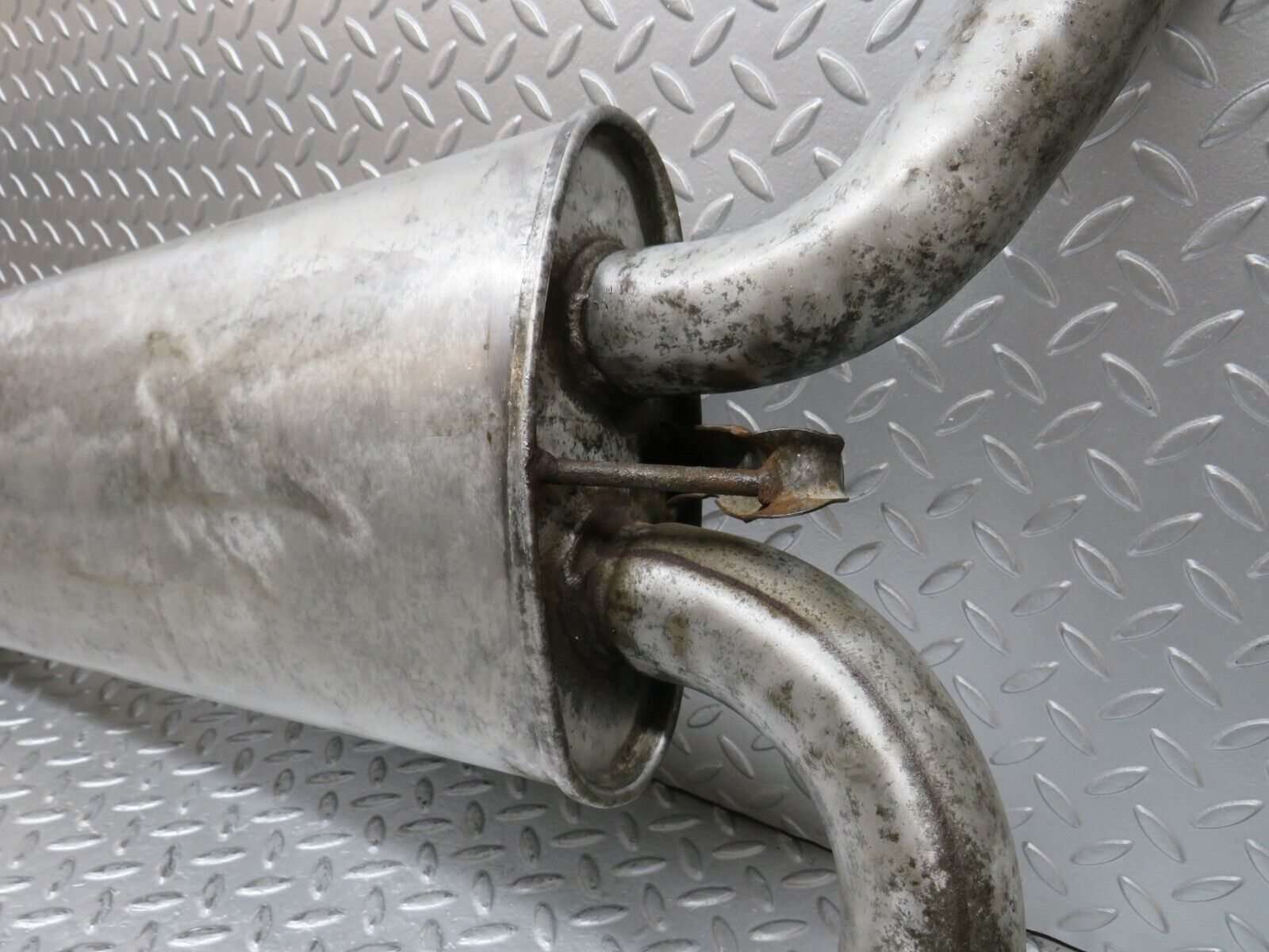 31317 Mercedes-Benz S124 220TE Wagon Exhaust Rear Silencer 1333 000047