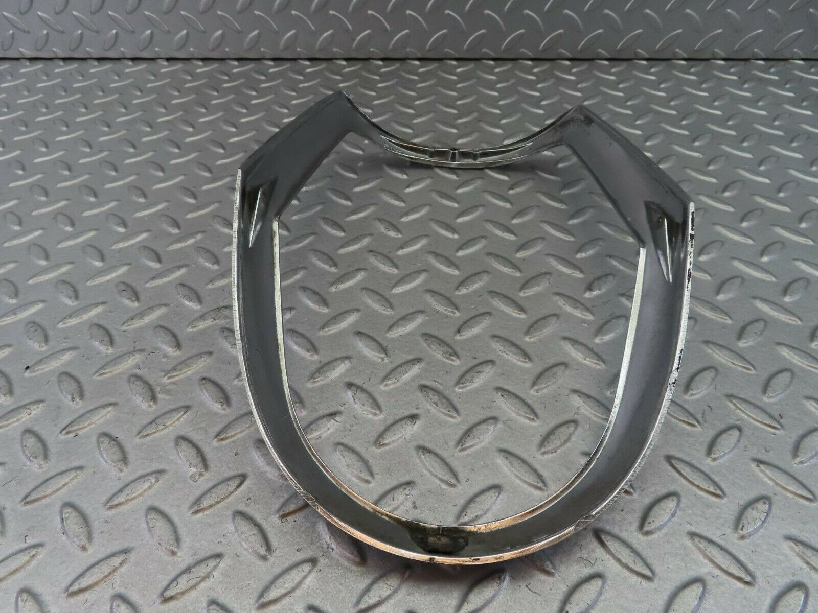 8125 Mercedes-Benz W108 Headlight Chrome Frame