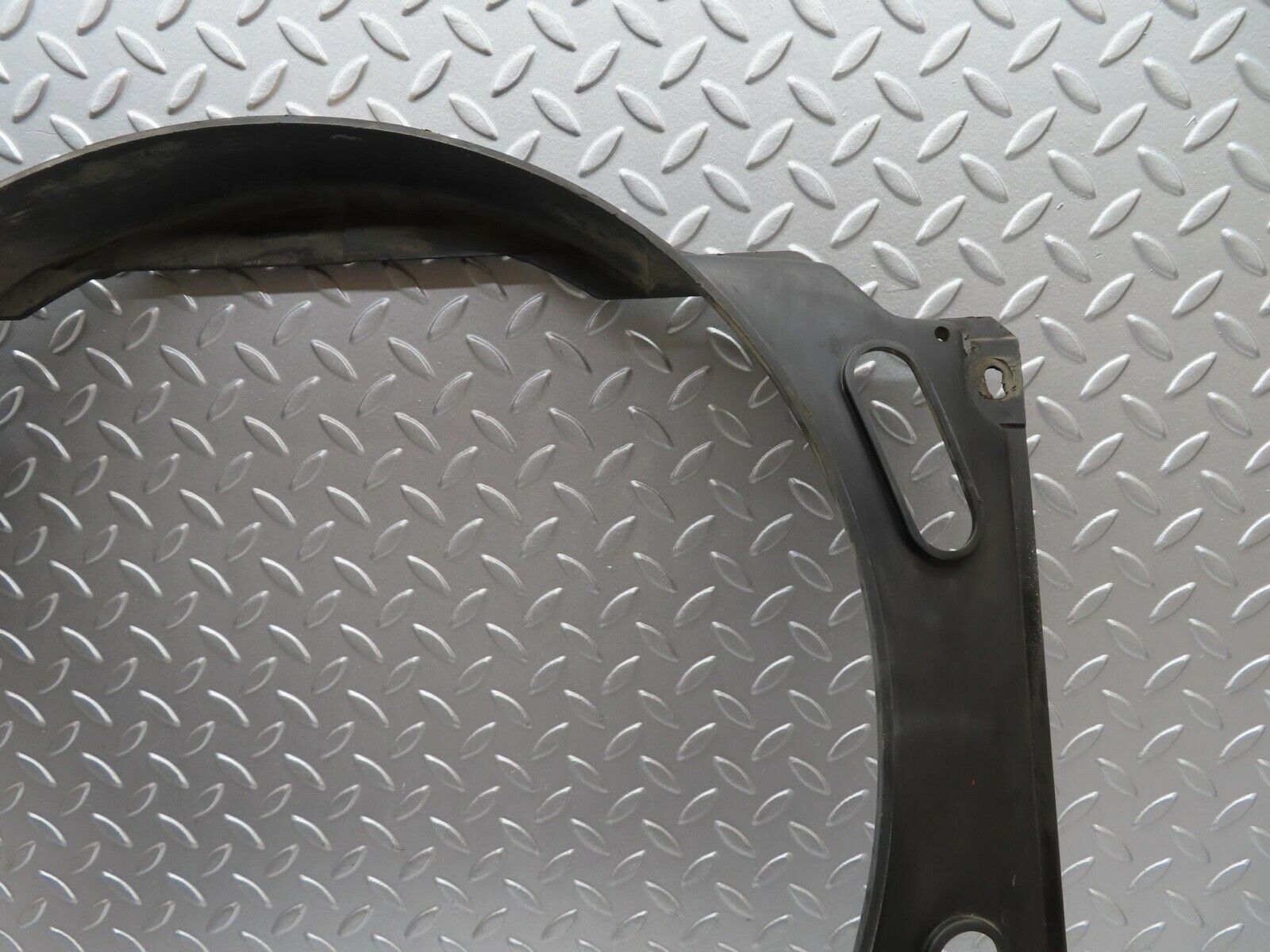 14309 Mercedes-Benz W116 350SE Radiator Fan Shroud Fan Cover 1165050355