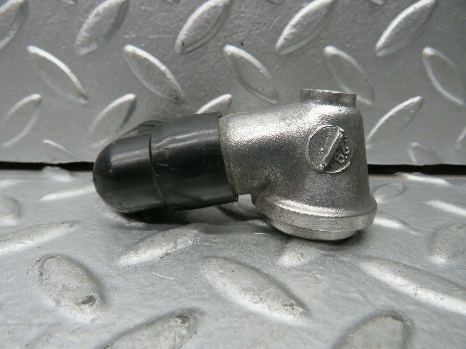 22220 Mercedes-Benz S123 280TE Engine Oil Return Pipe 1101870226