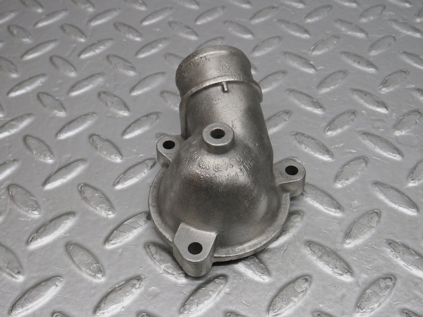 38109 Mercedes-Benz A124 320E Cabriolet Thermostat Housing 1032030274