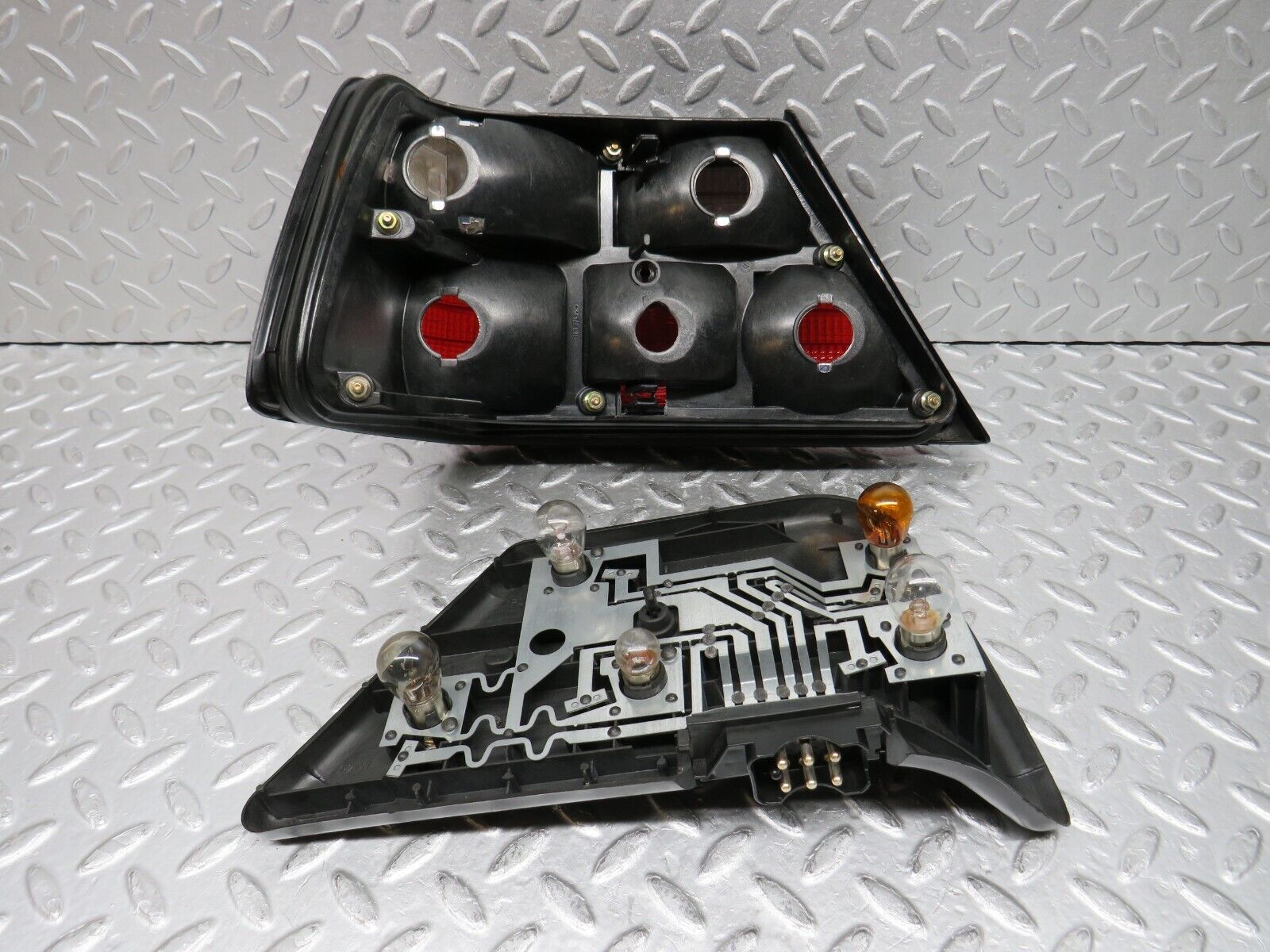 37846 Mercedes-Benz A124 320E Cabriolet Tail Light Right Side 0053373R38