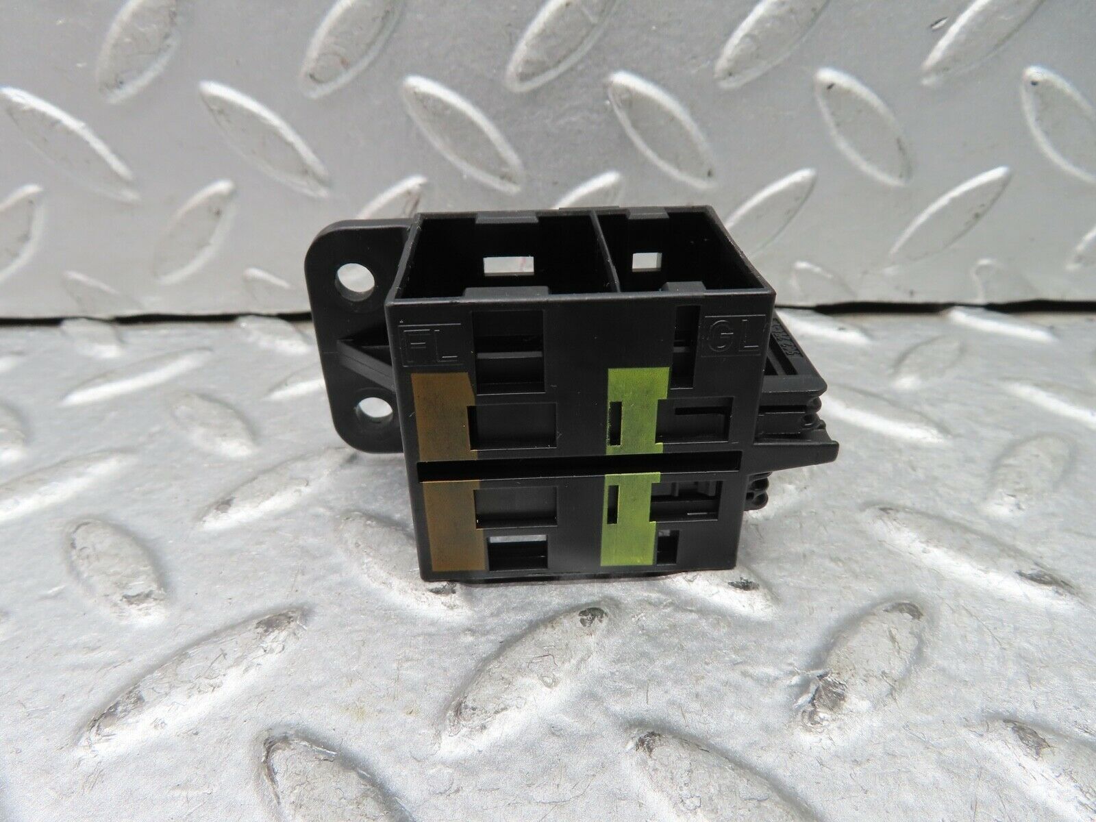19687 Mercedes-Benz C140 CL420 Coupe Front Left Door Switch Plug 0195457028