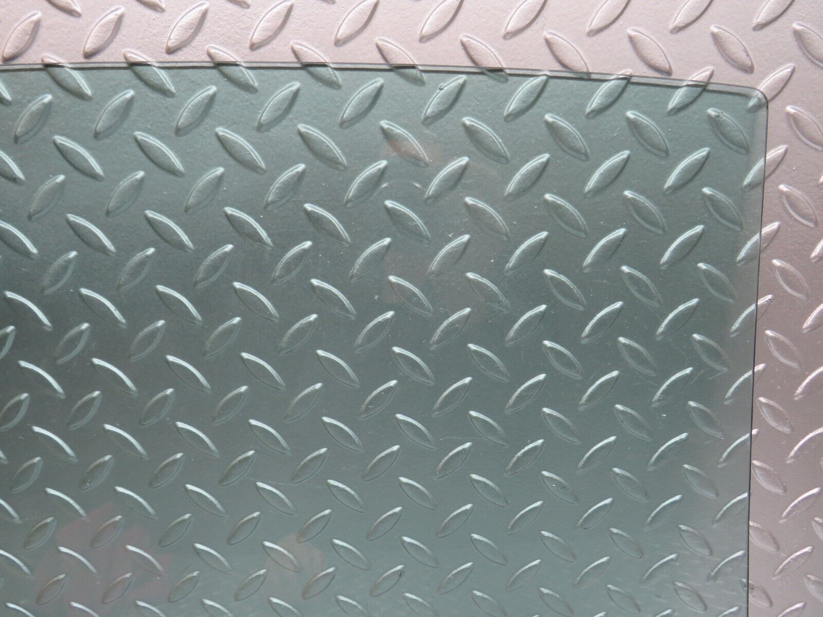 25473 Mercedes-Benz W123 200 Rear Right Door Window Glass