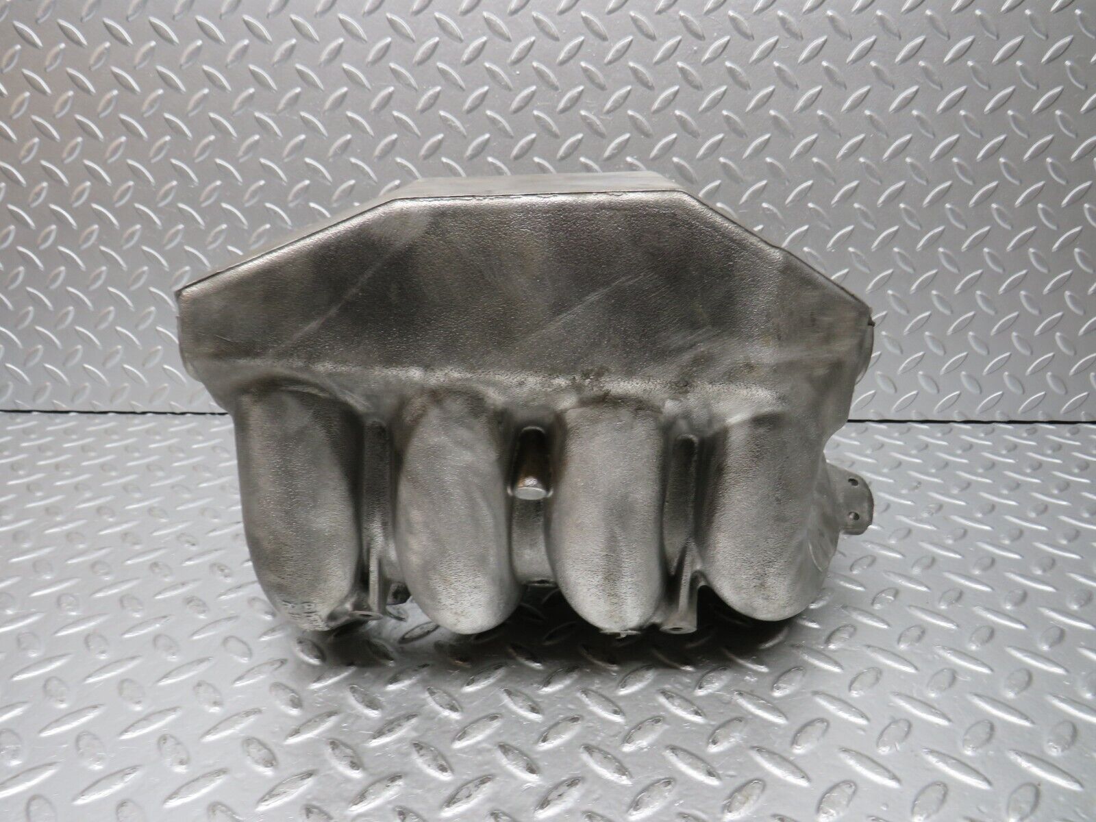 31907 Mercedes-Benz S124 220TE Wagon Intake Manifold 1111411201