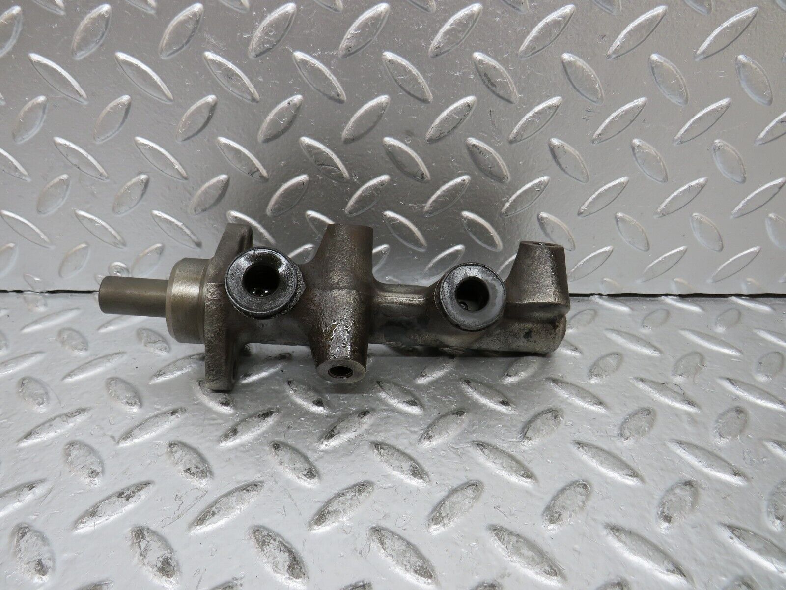 27287 Mercedes-Benz W123 280E Brake Master Cylinder Ate