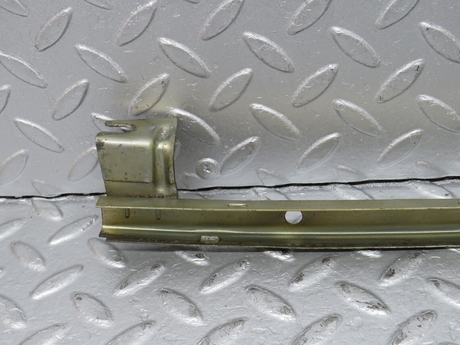 40586 Mercedes-Benz W123 300D Rear Right Door Window Channel