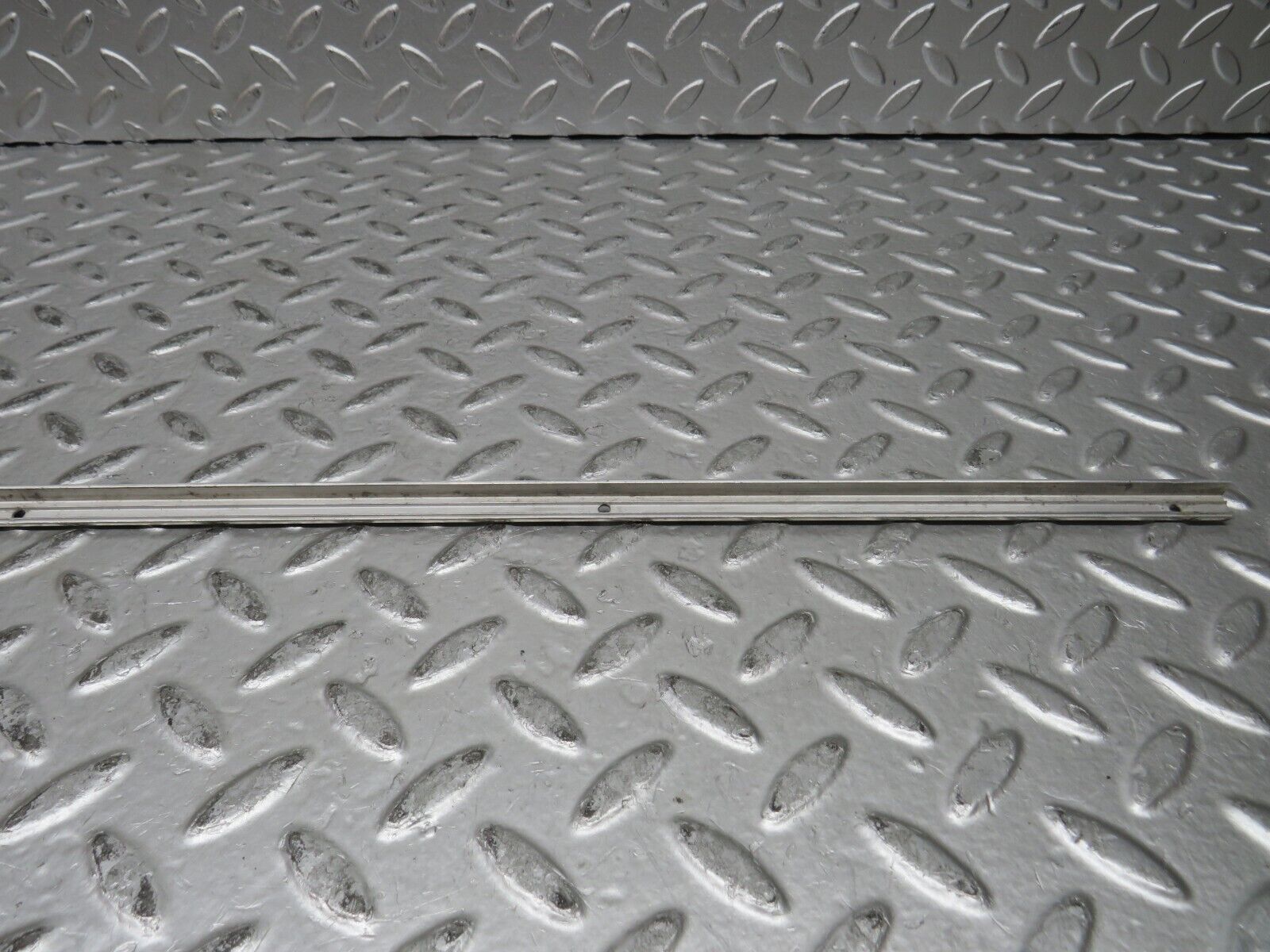 28470 Mercedes-Benz S123 240D Wagon Sunroof Chrome Trim