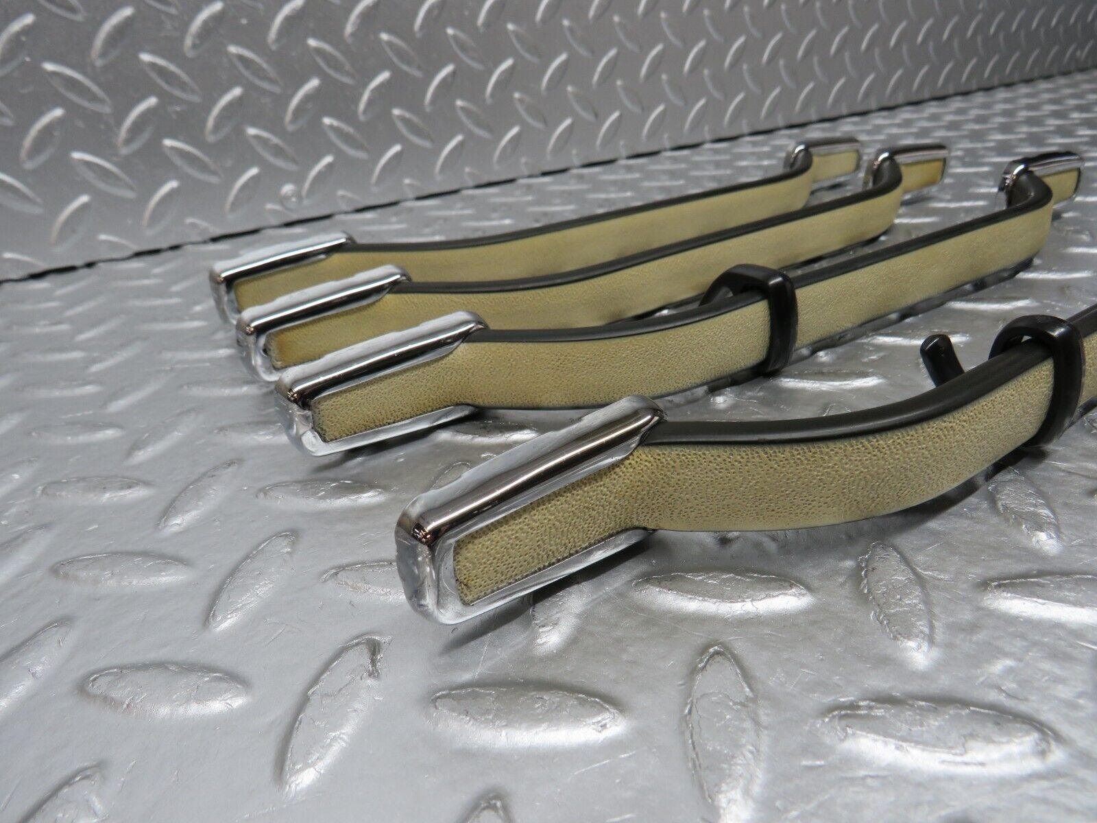 0650 Mercedes-Benz C107 350SLC Coupe Interior Roof Grab Handle Set Beige