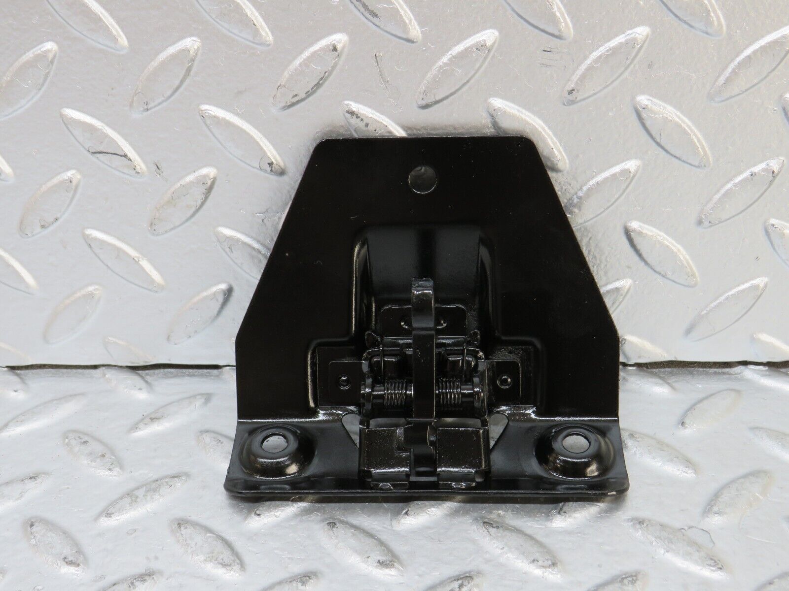 26113 Mercedes-Benz W116 450SE Trunk Boot Lock Latch 1137500285