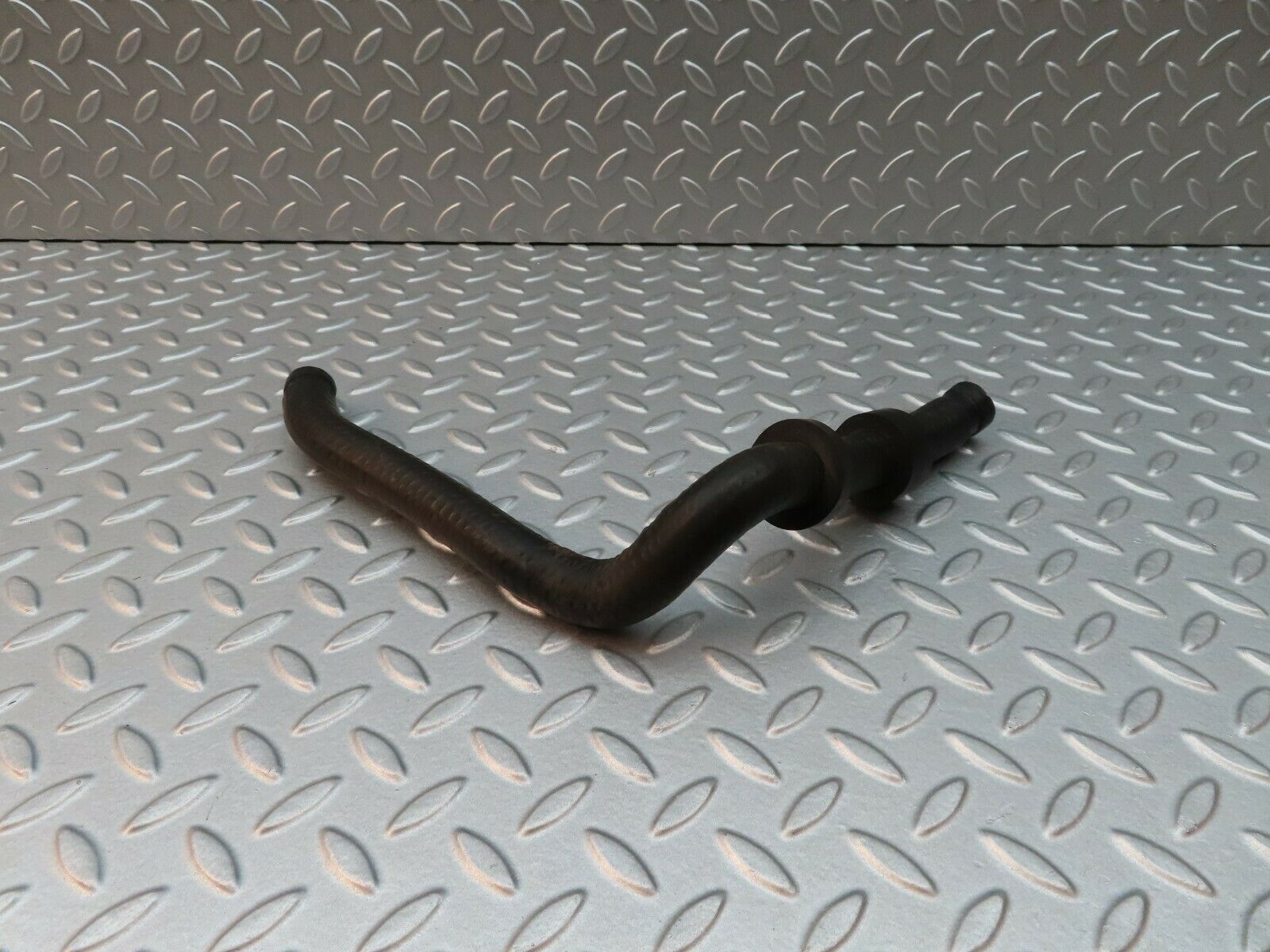 5085 Mercedes-Benz R107 350SL Coupe Radiator Pipe Hose