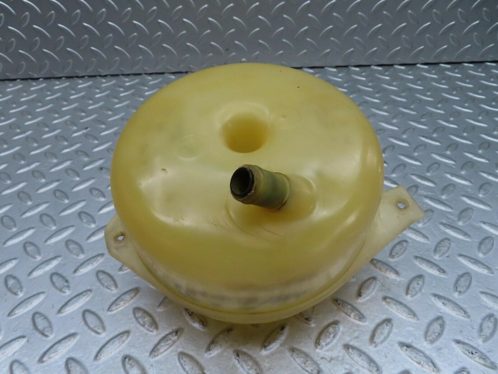 16582 Mercedes-Benz C107 380SLC Coolant Tank Reservoir Behr 1075000149