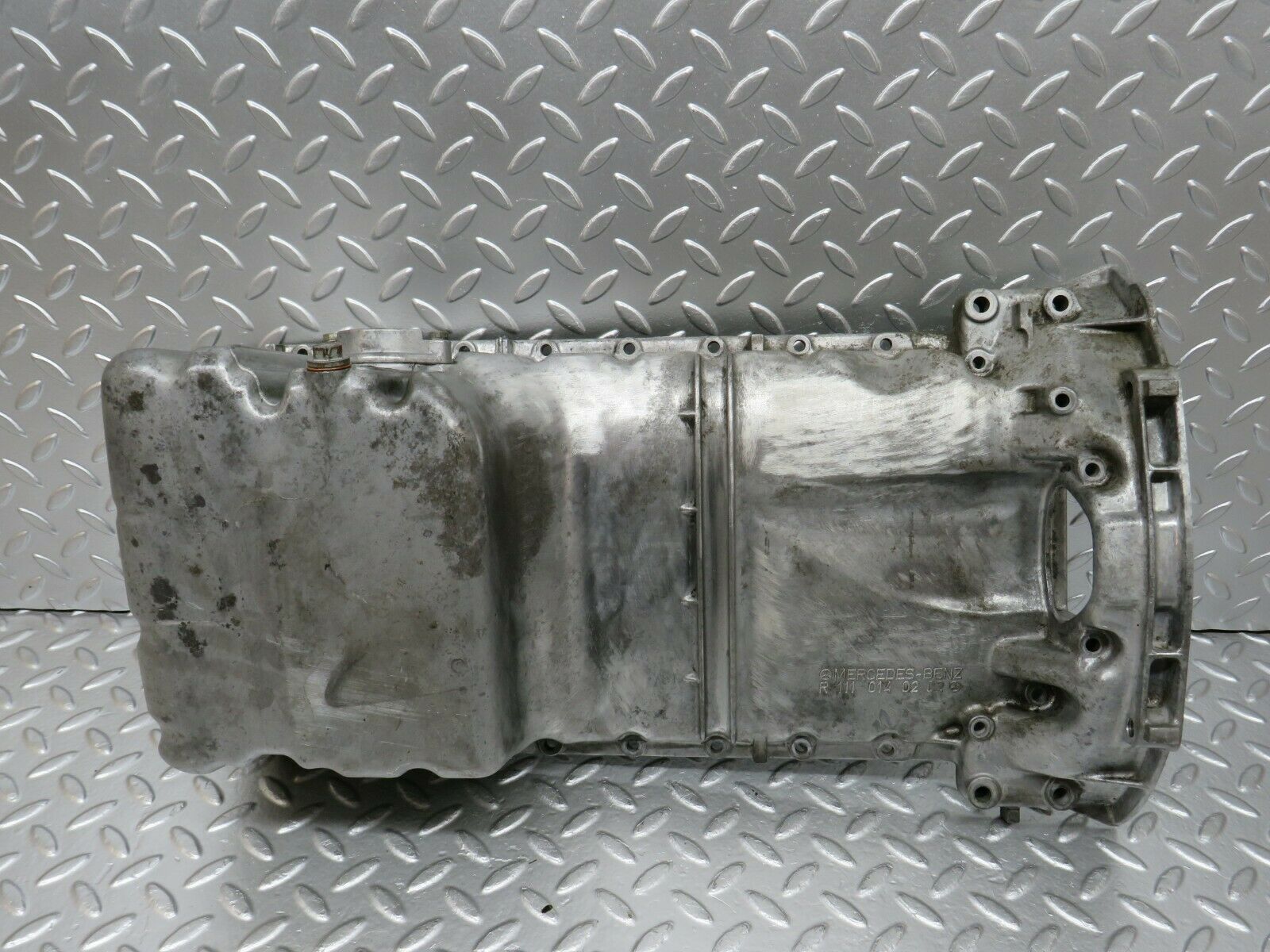 24432 Mercedes-Benz S124 220TE Wagon Oil Pan Oil Sump 1110140202