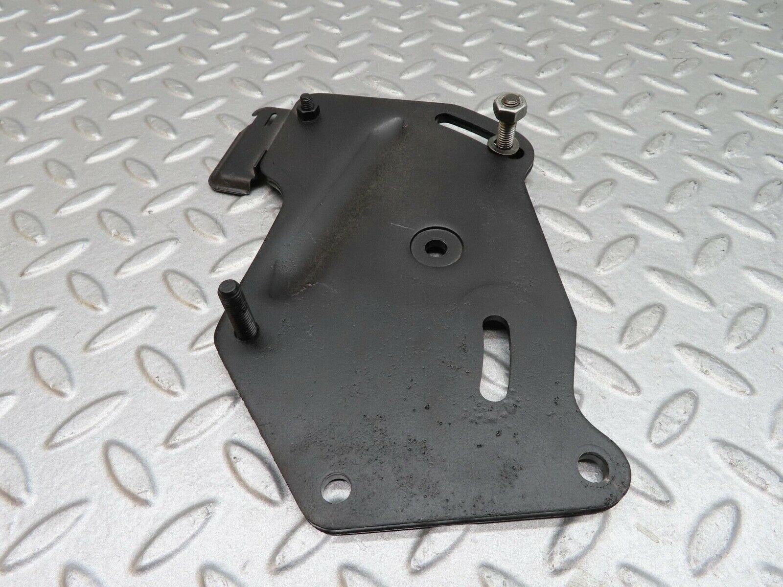 14435 Mercedes-Benz W116 350SE Power Steering Pump Bracket