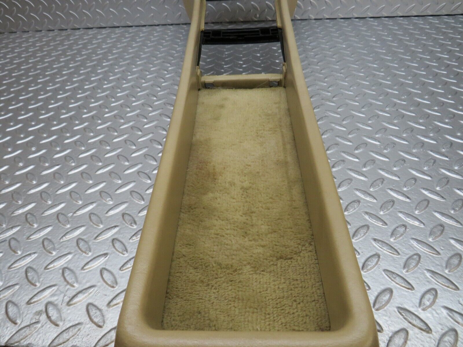 34120 Mercedes-Benz W124 260E Centre Console Beige