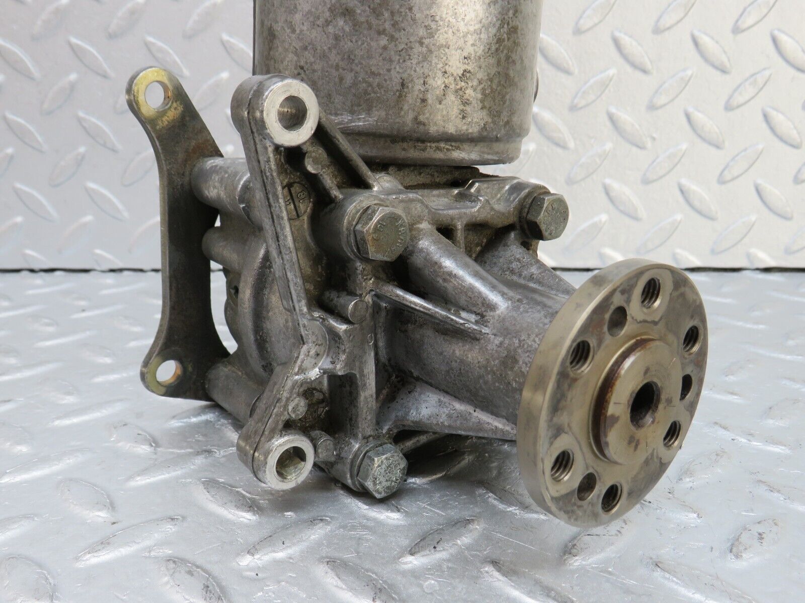 36669 Mercedes-Benz W201 190E 2.0L Power Steering Pump 2014601780
